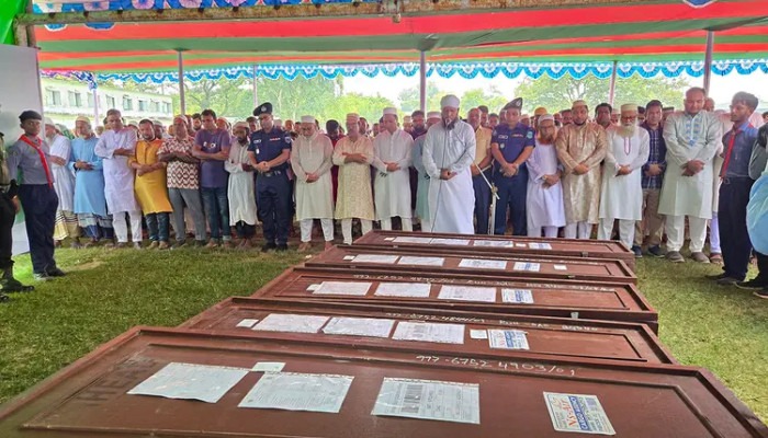 সৌদি আরবে অগ্নিকাণ্ডে নিহত নওগাঁর সাতজনের শেষ বিদায় সম্পন্ন
