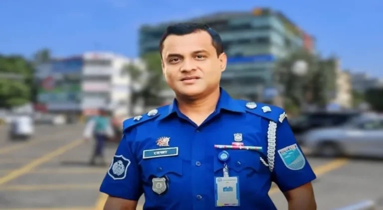 ফেসবুকে আবেগঘন পোস্ট দিয়ে আলোচনায় এসপি রেজাউল করিম, তুলে ধরলেন দীর্ঘ বঞ্চনার কথা